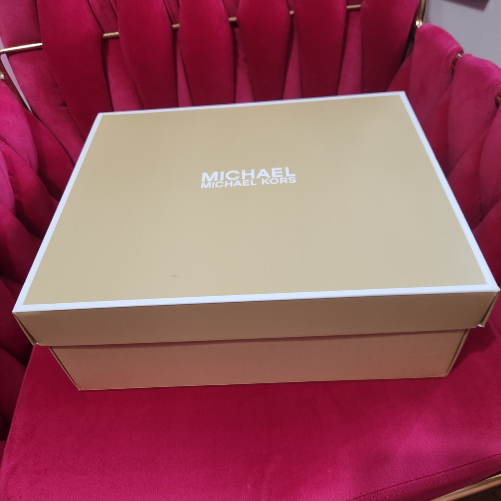 The Mandy by MICHAEL Michael Kors - Picture 9 of 10